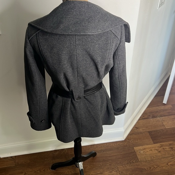 Saks - Picture 7 of 13